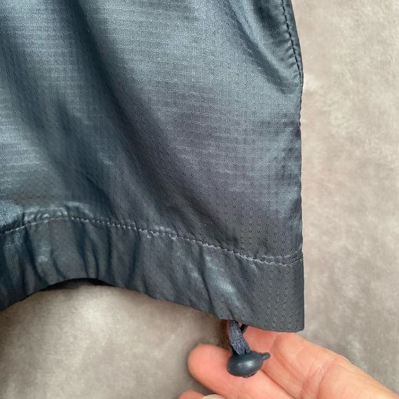 🎉GAP Body-fit Lightweight Vest, Size Women’s XS, Grey - Picture 4 of 6